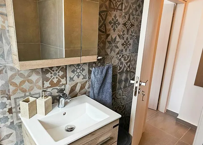 Sealife Citycenter Residences * Ларнака