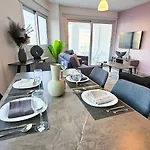 Sealife Citycenter Residences 아파트