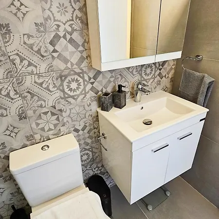 아파트 Sealife Citycenter Residences 라르나카