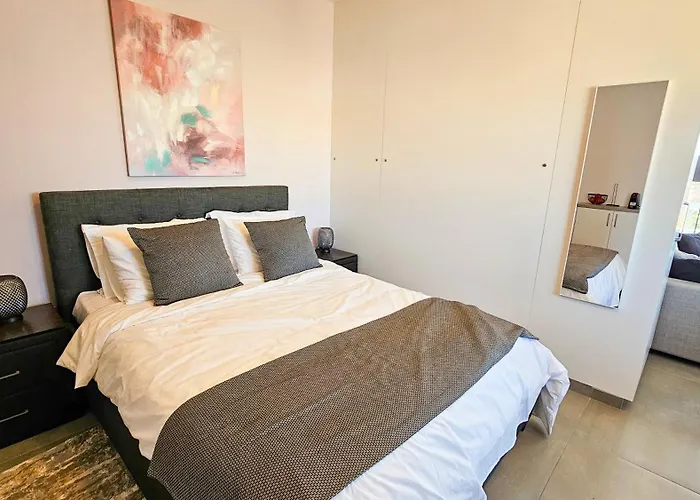 Sealife Citycenter Residences * Ларнака